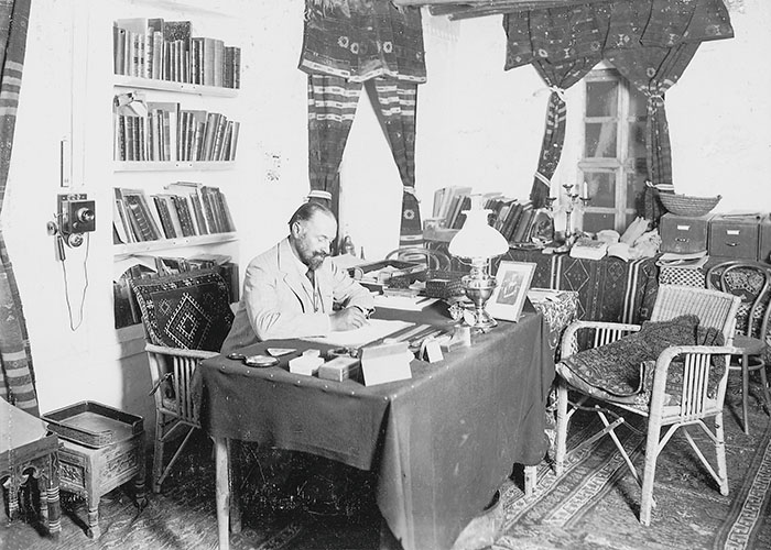 The excavator in his office at Tell Halaf
